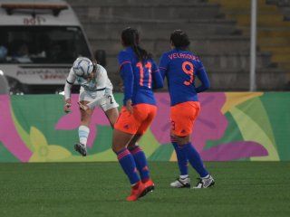 la seleccion femenina perdio con colombia en la final y se quedo con la medalla plateada la seleccion femenina perdio con colombia en la final y se quedo con la medalla plateada