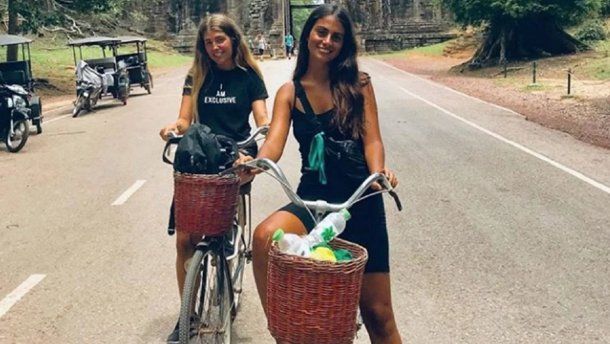 Renata y Leila estaban andando en bici cuando fueron atacados por motochorros.