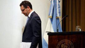 Las tasas altas ya no alcanzan y se apaga la aspiradora de Sandleris: los bancos comienzan a rechazar las Leliq Las tasas altas ya no alcanzan y se apaga la aspiradora de Sandleris: los bancos comienzan a rechazar las Leliq