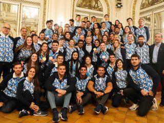 en medio de la disparada del dolar, macri recibio a los atletas argentinos que compitieron en los juegos panamericanos en medio de la disparada del dolar, macri recibio a los atletas argentinos que compitieron en los juegos panamericanos