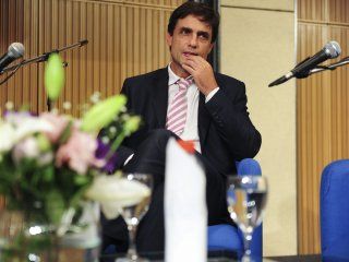 en medio de la crisis terminal del gobierno, asume lacunza, el nuevo ministro de hacienda en medio de la crisis terminal del gobierno, asume lacunza, el nuevo ministro de hacienda