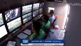 Delivery incluido: los jueces del VAR recibieron la comida durante el partido Delivery incluido: los jueces del VAR recibieron la comida durante el partido