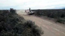 VIDEO: Impresionante accidente y milagro durante una carrera de rally en Río Negro VIDEO: Impresionante accidente y milagro durante una carrera de rally en Río Negro