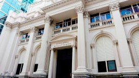 A pesar del endurecimiento del cepo, las reservas cayeron otros US$100 millones A pesar del endurecimiento del cepo, las reservas cayeron otros US$100 millones