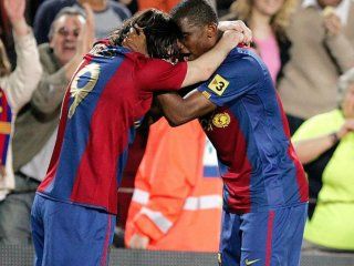 Messi y Etoo durante el paso del camerunés por el Barcelona Messi y Etoo durante el paso del camerunés por el Barcelona