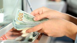 La letra chica del cepo: quiénes podrán comprar más dólares y qué pasa con los turistas La letra chica del cepo: quiénes podrán comprar más dólares y qué pasa con los turistas