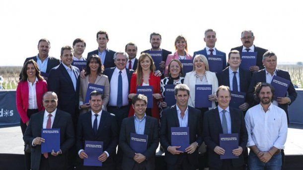 Fernández, de campaña y anuncios en Mendoza