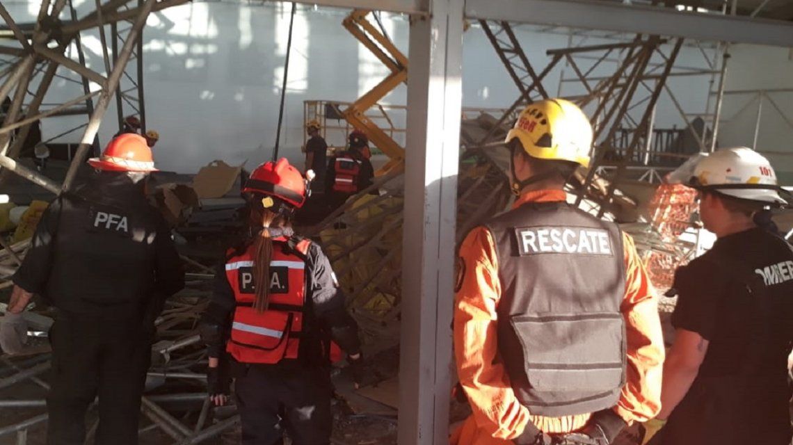 Derrumbe en Ezeiza: incorporaron a la causa una foto de un andamio doblado