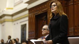 Crisis política en Perú: renunció la presidenta interina Crisis política en Perú: renunció la presidenta interina