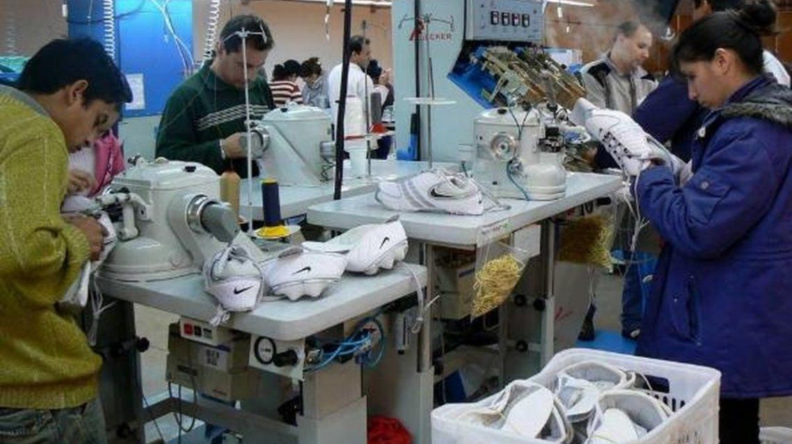 Cierra una de las empresas que fabricaba zapatillas para Nike y despide a sus 640 trabajadores