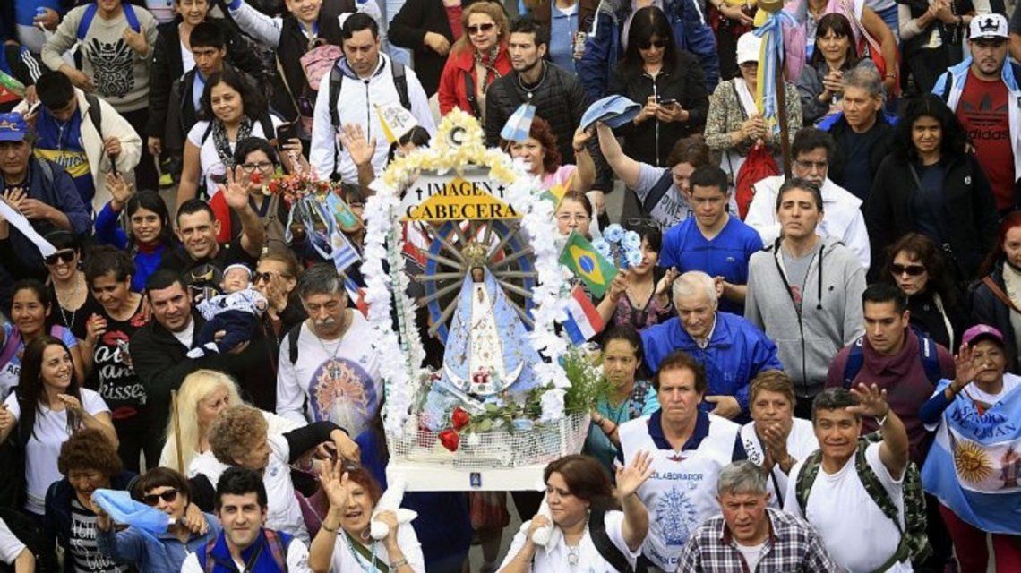 Miles de fieles participan de una nueva peregrinación a Luján: Madre, ayúdanos a unirnos como pueblo