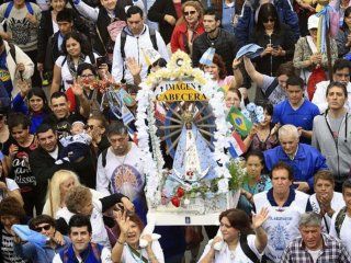 miles de fieles participan de una nueva peregrinacion a lujan: madre, ayudanos a unirnos como pueblo miles de fieles participan de una nueva peregrinacion a lujan: madre, ayudanos a unirnos como pueblo