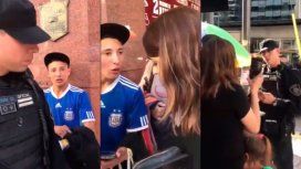 Victoria Donda enfrentó a policías que pararon a un joven vendedor ambulante Victoria Donda enfrentó a policías que pararon a un joven vendedor ambulante