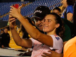 un hincha abuso de la futbolista sofia huerta en plena tribuna un hincha abuso de la futbolista sofia huerta en plena tribuna