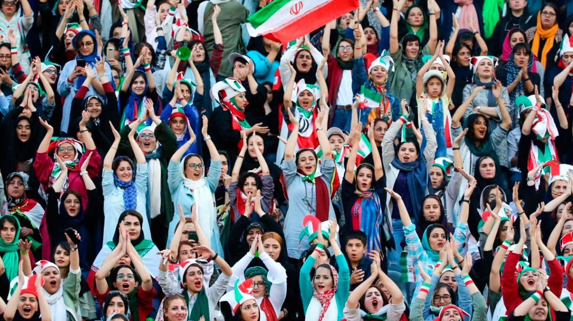 Histórico: las mujeres de Irán asistieron a un partido de fútbol por primera vez en 40 años