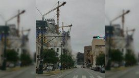Impactante derrumbe de un hotel en construcción: un muerto y 18 heridos Impactante derrumbe de un hotel en construcción: un muerto y 18 heridos