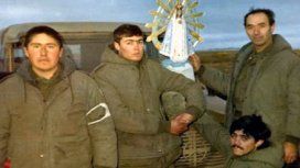 Un ex combatiente de Malvinas viajará al Vaticano para recuperar la virgen que lo acompañó en la guerra Un ex combatiente de Malvinas viajará al Vaticano para recuperar la virgen que lo acompañó en la guerra