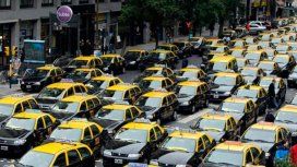 Ciudad: los taxistas vuelven a cortar calles en protesta contra las app de transporte Ciudad: los taxistas vuelven a cortar calles en protesta contra las app de transporte