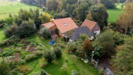 Rescataron a una familia que estuvo nueve años esperando el fin del mundo en el sótano de una granja Rescataron a una familia que estuvo nueve años esperando el fin del mundo en el sótano de una granja