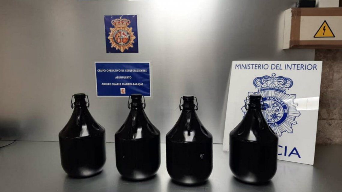 Secuestraron en Madrid más de 20 litros de éxtasis que traían hacia Argentina