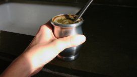 Le negaron el mate en la sala de profesores porque no pudo poner para la yerba Le negaron el mate en la sala de profesores porque no pudo poner para la yerba