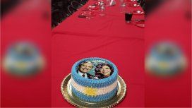 Asado y torta: un empresario hizo una mega fiesta para todos sus empleados por el triunfo de Alberto Fernández Asado y torta: un empresario hizo una mega fiesta para todos sus empleados por el triunfo de Alberto Fernández