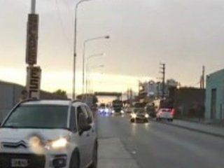 laferrere: una mujer cayo de un auto y murio atropellada por un camion laferrere: una mujer cayo de un auto y murio atropellada por un camion