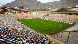 Choque de barras en Lima a dos semanas de la final de la Copa Libertadores: dos muertos Choque de barras en Lima a dos semanas de la final de la Copa Libertadores: dos muertos