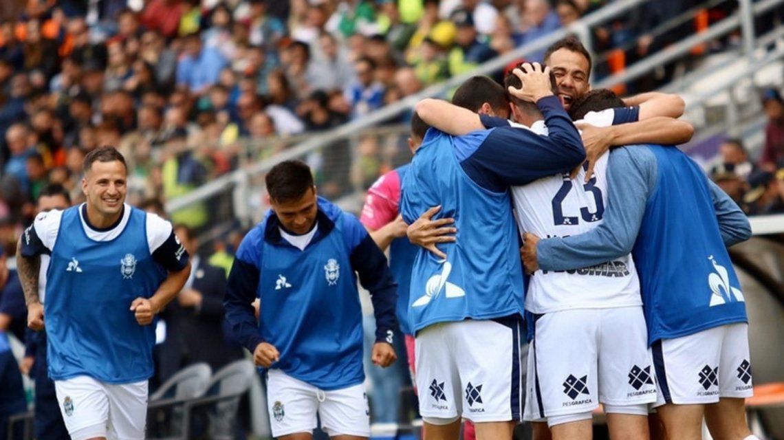 El Gimnasia de Maradona goleó a Aldosivi en un duelo clave por los promedios - Minutouno.com