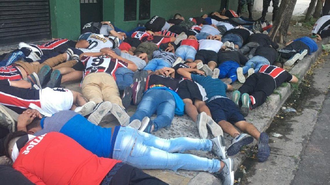 Casi 100 detenidos en la previa de Chacarita - Tigre - Minutouno.com