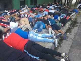 casi 100 barras detenidos en la previa del partido en chacarita - tigre: se enfrentaron a los tiros casi 100 barras detenidos en la previa del partido en chacarita - tigre: se enfrentaron a los tiros
