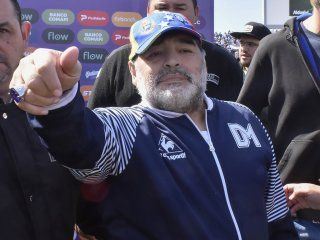 confirmado: diego armando maradona sigue siendo el dt de gimnasia confirmado: diego armando maradona sigue siendo el dt de gimnasia