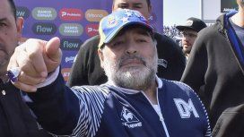 Confirmado: Diego Armando Maradona sigue siendo el DT de Gimnasia Confirmado: Diego Armando Maradona sigue siendo el DT de Gimnasia