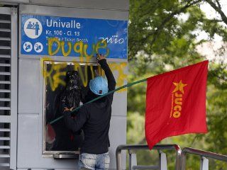 Pintadas contra el presidente Duque tras el paquetazo Pintadas contra el presidente Duque tras el paquetazo