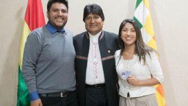 Evo Morales junto a sus dos hijos Evo Morales junto a sus dos hijos