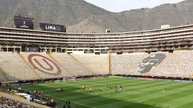 Ingresan los hinchas al Monumental de Lima para la gran final de la Copa Libertadores Ingresan los hinchas al Monumental de Lima para la gran final de la Copa Libertadores