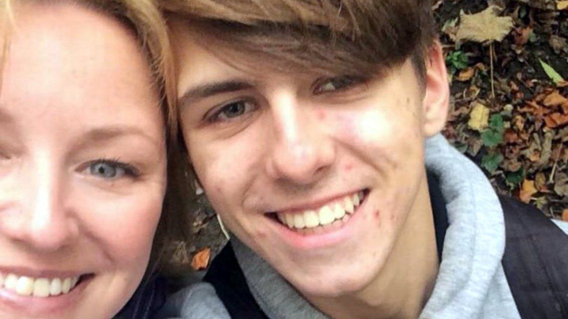 Un adolescente de 17 años murió por dar vuelta la cara muy rápido