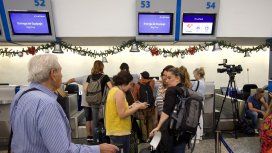 Hay demoras y cancelaciones en Aeroparque y Ezeiza por una asamblea de pilotos Hay demoras y cancelaciones en Aeroparque y Ezeiza por una asamblea de pilotos