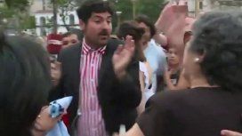 Lautaro Maislin fue insultado y agredido en Plaza de Mayo Lautaro Maislin fue insultado y agredido en Plaza de Mayo