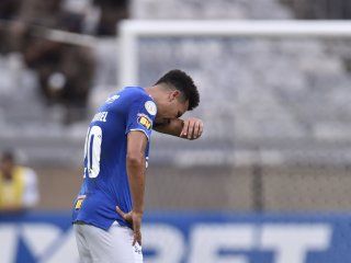 Marquinhos Gabriel llora tras la derrota ante Palmeiras Marquinhos Gabriel llora tras la derrota ante Palmeiras