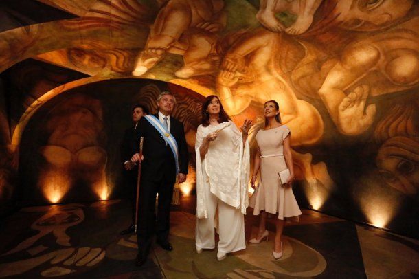 Alberto Fernández, su mujer, su hijo y Cristina Kirchner recorren el interior del Museo del Bicentenario