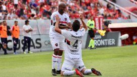 Ángelo Gabrielli celebra el gol del empate Ángelo Gabrielli celebra el gol del empate