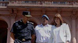 Chocobar, Taser y Maldonado: el libro con el que Bullrich busca reivindicar su gestión Chocobar, Taser y Maldonado: el libro con el que Bullrich busca reivindicar su gestión