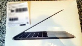 Compró una notebook por internet y le llegó un ladrillo de madera Compró una notebook por internet y le llegó un ladrillo de madera