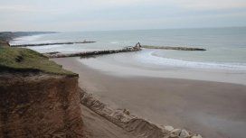 El fósil fue hallado en la zona de los acantilados El fósil fue hallado en la zona de los acantilados