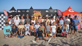 Cuatro generaciones en un día de competencia y, a la vez, diversión en el balneario Honu Beach Cuatro generaciones en un día de competencia y, a la vez, diversión en el balneario Honu Beach