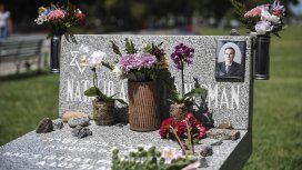 Homenaje a Alberto Nisman en el cementerio de La Tablada. (Gentileza Télam) Homenaje a Alberto Nisman en el cementerio de La Tablada. (Gentileza Télam)