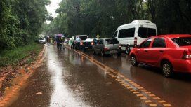 Piquete en el aeropuerto de Iguazú por protesta de ex empleados Piquete en el aeropuerto de Iguazú por protesta de ex empleados