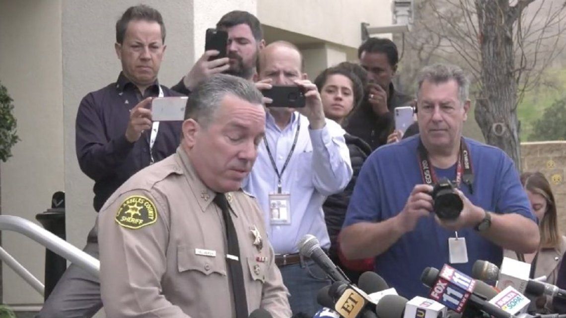 Iban nueve personas en el helicóptero de Kobe Bryant, dijo el sheriff del condado de Los Ángeles