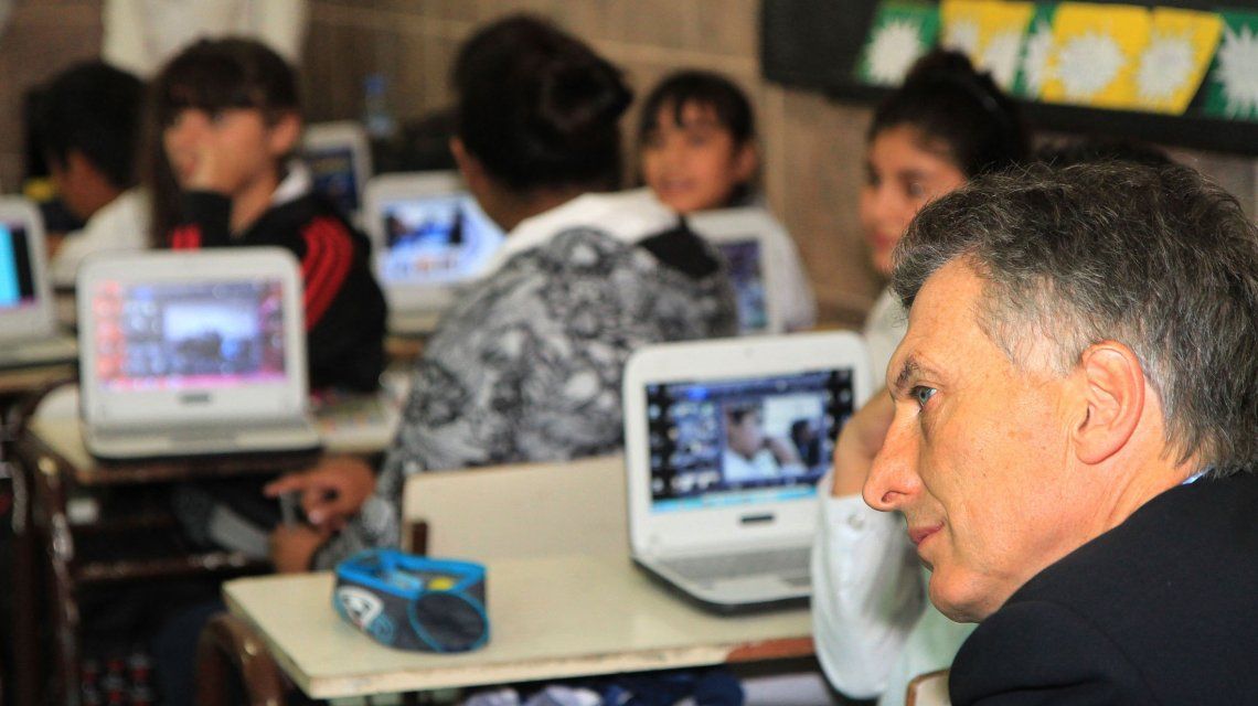 Encontraron 100 mil netbooks: el día que Macri se mostró en contra de entregar computadoras a chicos en edad escolar